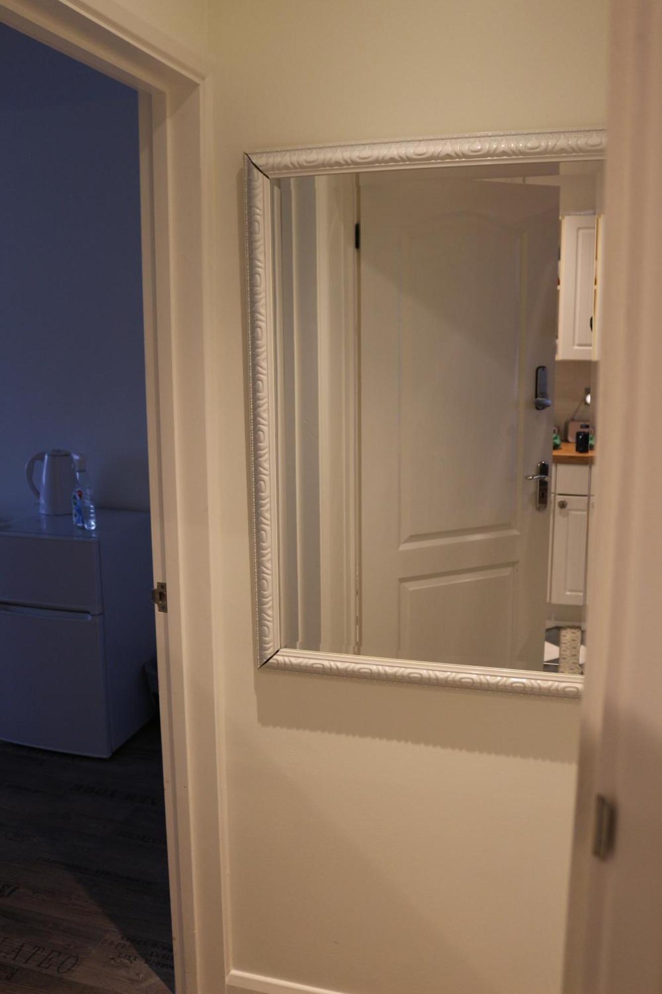 Ensuite Master Bedroom, Private Bathroom, Inside Family Home, Walking Distance To Harry Potter Watford  Exterior photo
