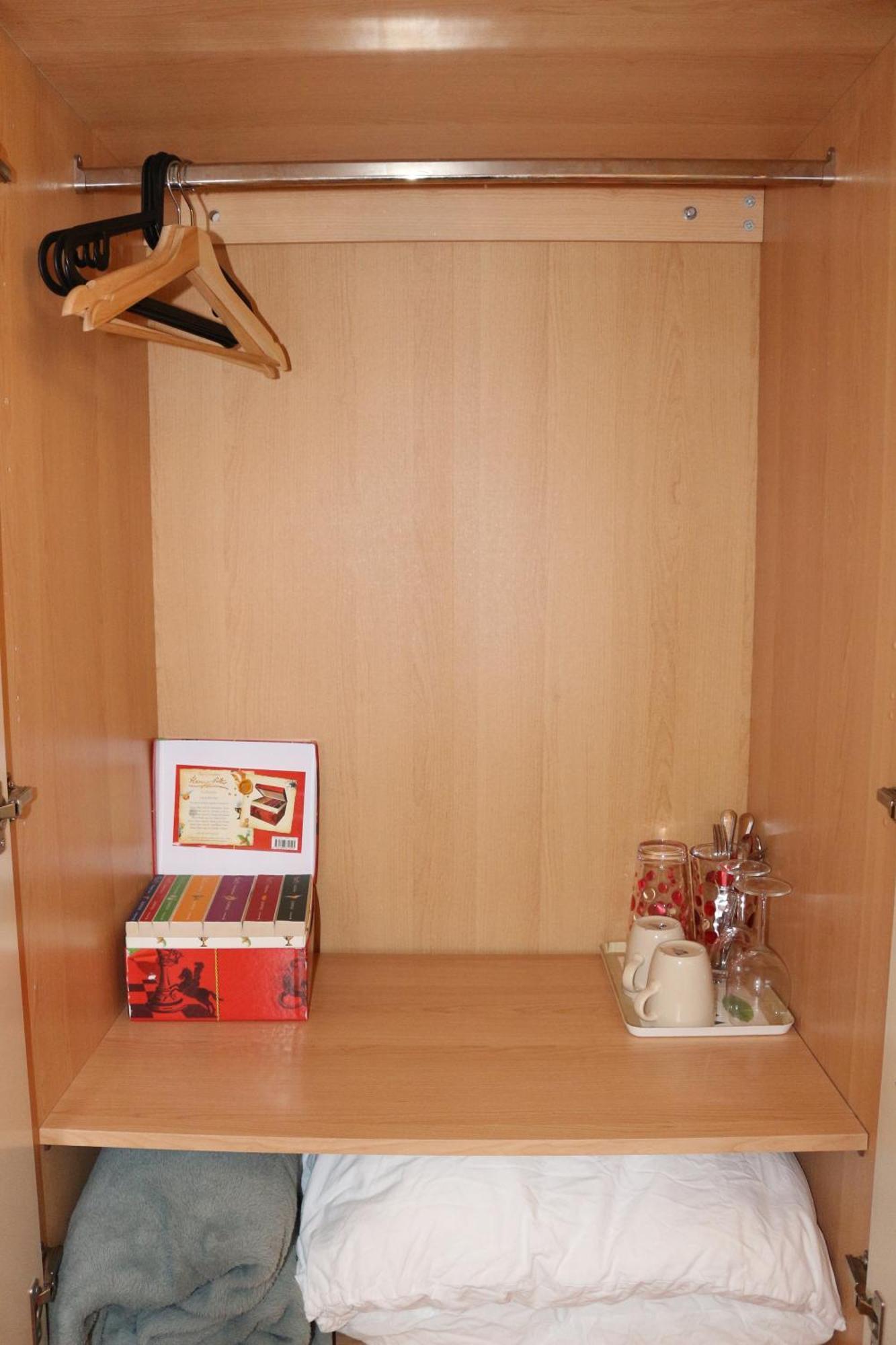 Ensuite Master Bedroom, Private Bathroom, Inside Family Home, Walking Distance To Harry Potter Watford  Exterior photo